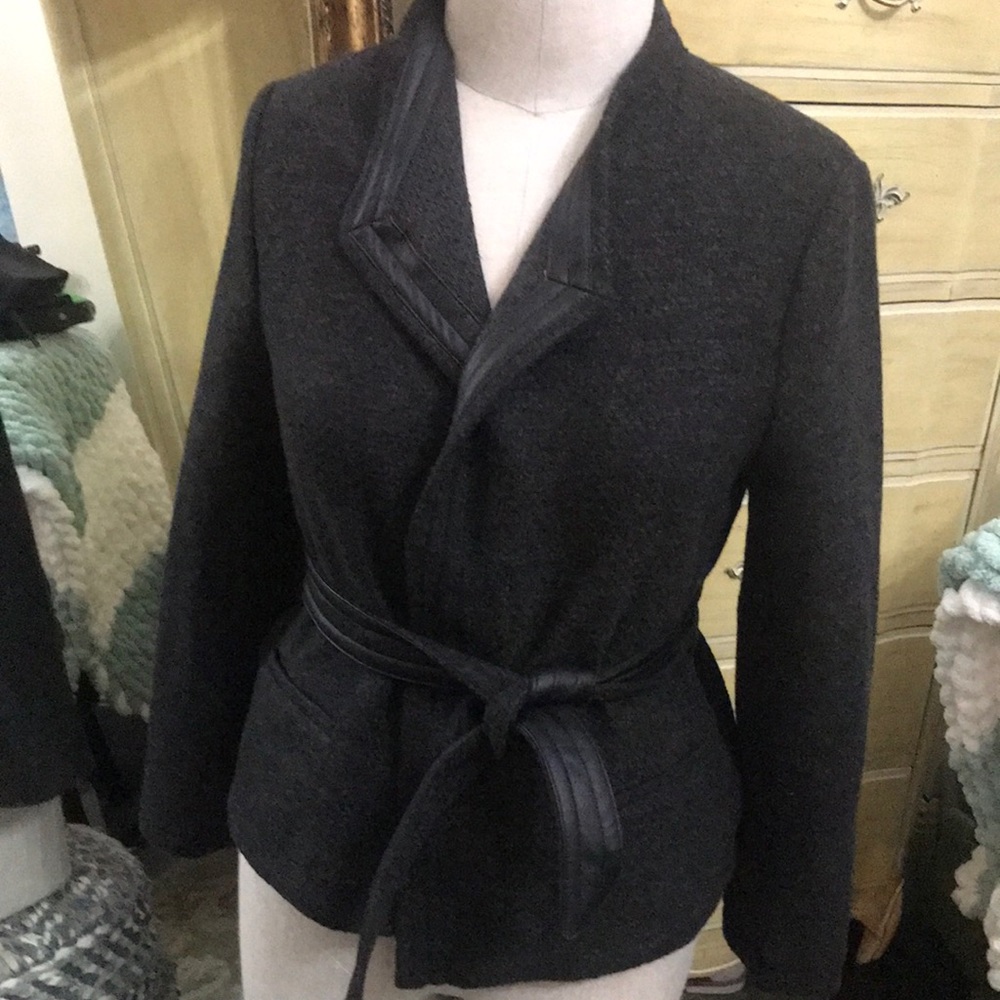 Short jacket - Picture 1 of 11